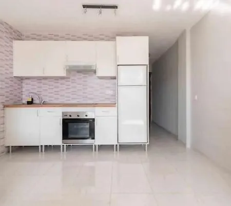 Con Piscina Y Aire Acondicionado Apartamento *