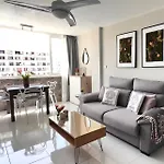 Con Piscina Y Aire Acondicionado Apartamento