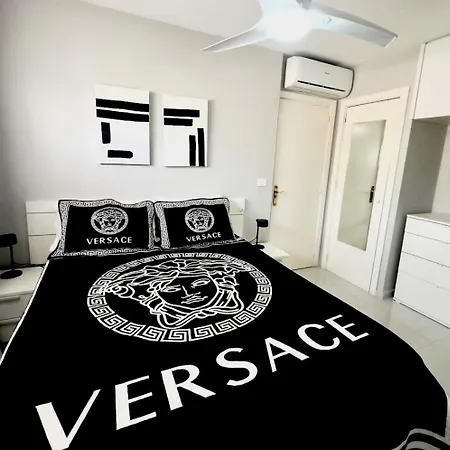 Con Piscina Y Aire Acondicionado *