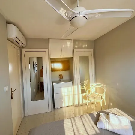Con Piscina Y Aire Acondicionado Апартаменти