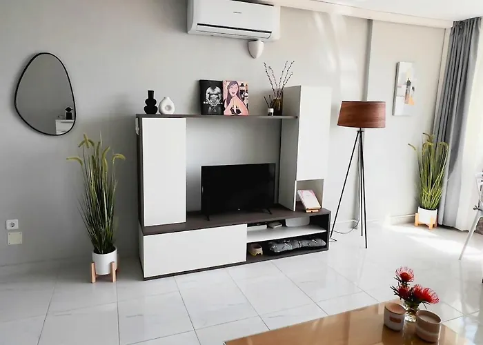 Con Piscina Y Aire Acondicionado