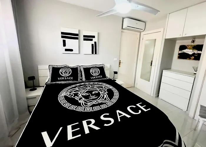 Con Piscina Y Aire Acondicionado *