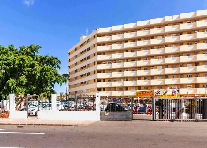 Con Piscina Y Aire Acondicionado Daire *